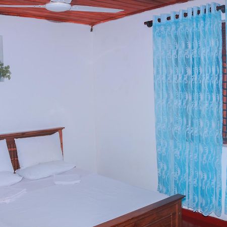 Hotel Golden Bell Tangalle Exterior photo