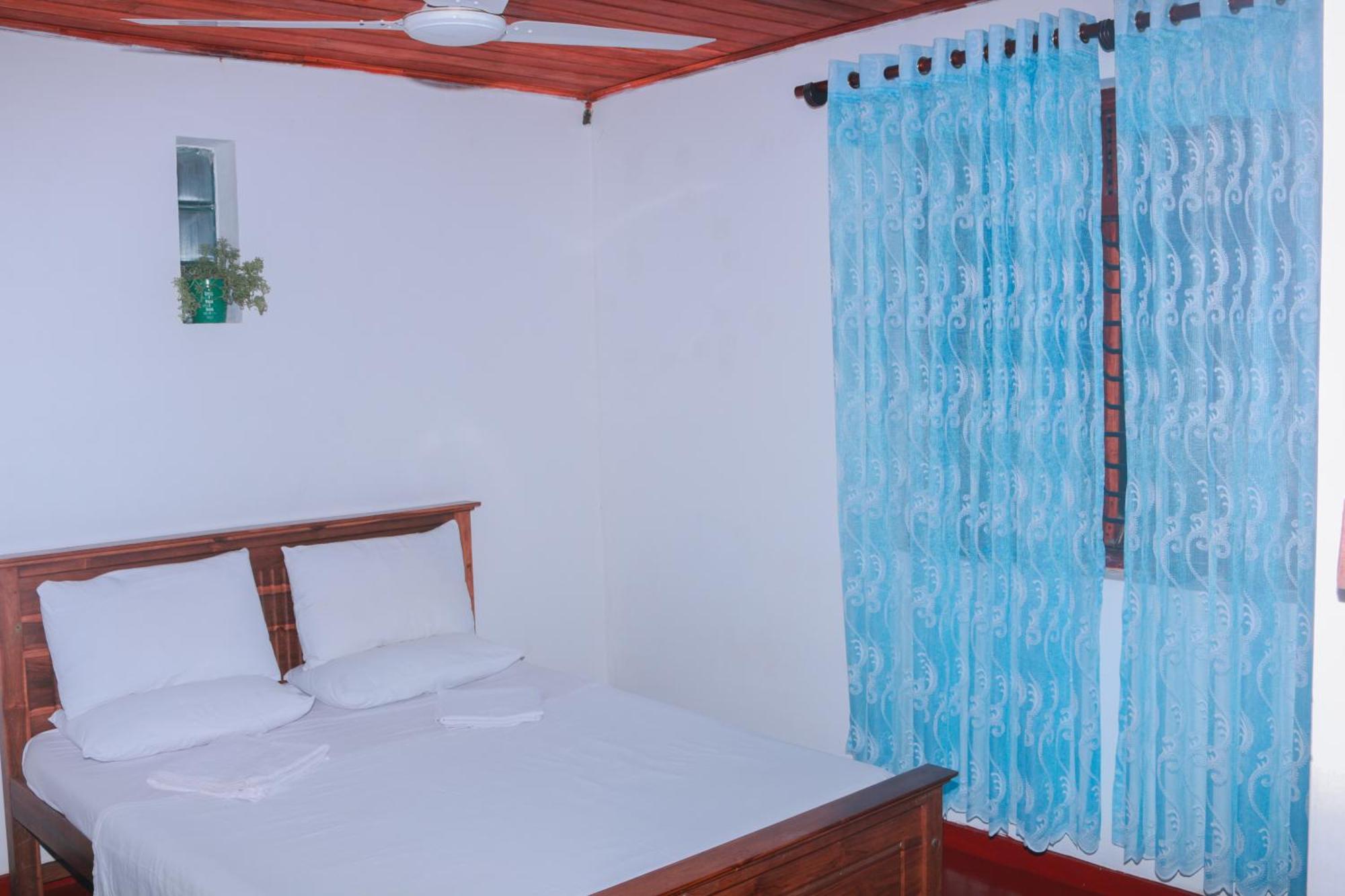 Hotel Golden Bell Tangalle Exterior photo
