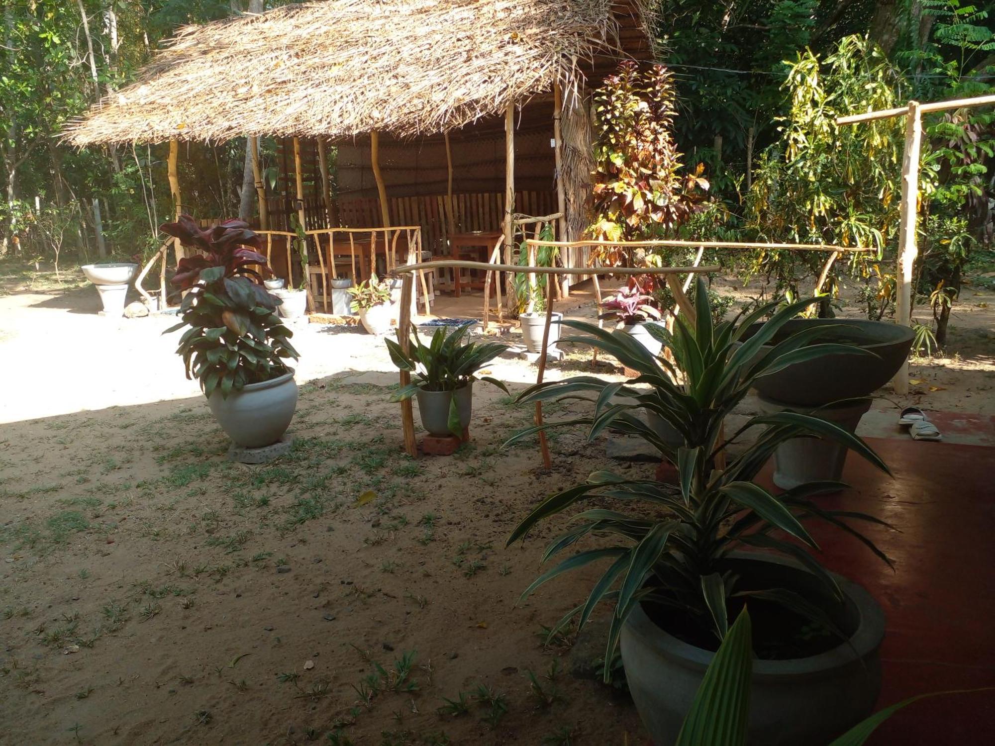Hotel Golden Bell Tangalle Exterior photo